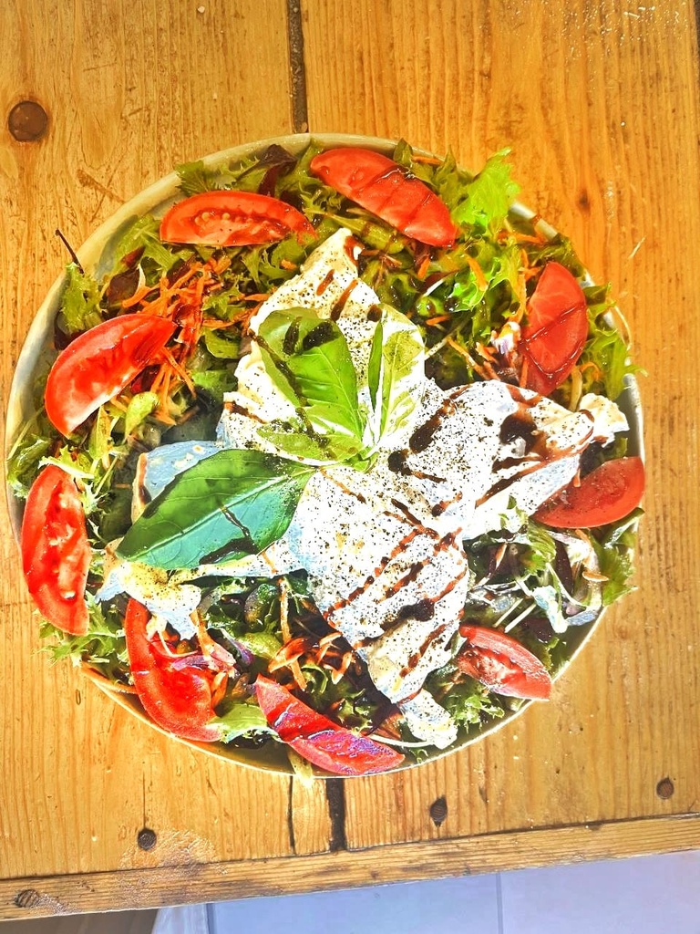 Burrata Summer Spring Mix